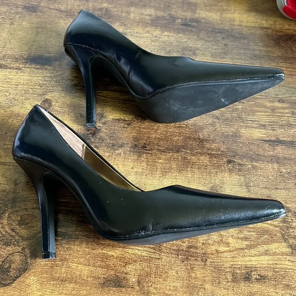 Chinese Laundry Spicy Leather Upper Black Pointed Toe Heels